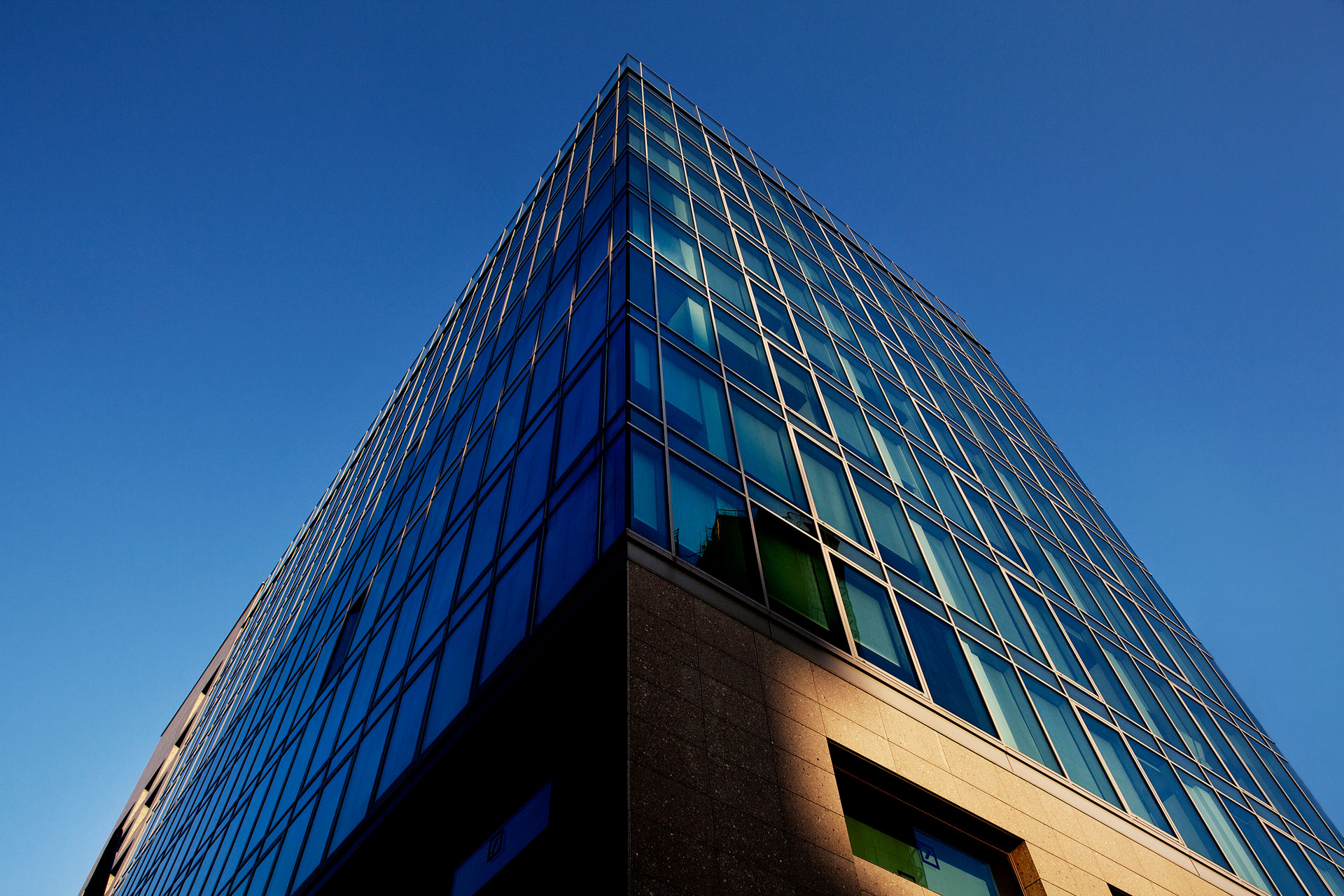 IMG_4559 OFFICE BUILDING VIA CARDANO 9