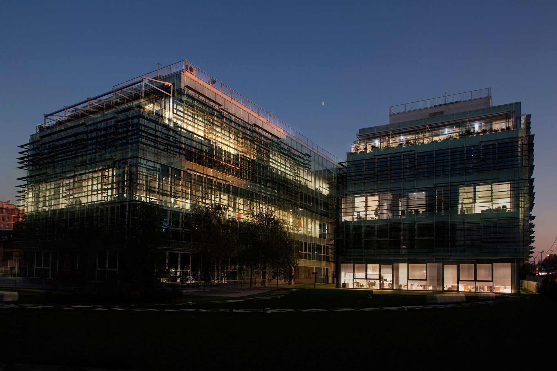IMG_4562 OFFICE BUILDING VIA AMADEO 7