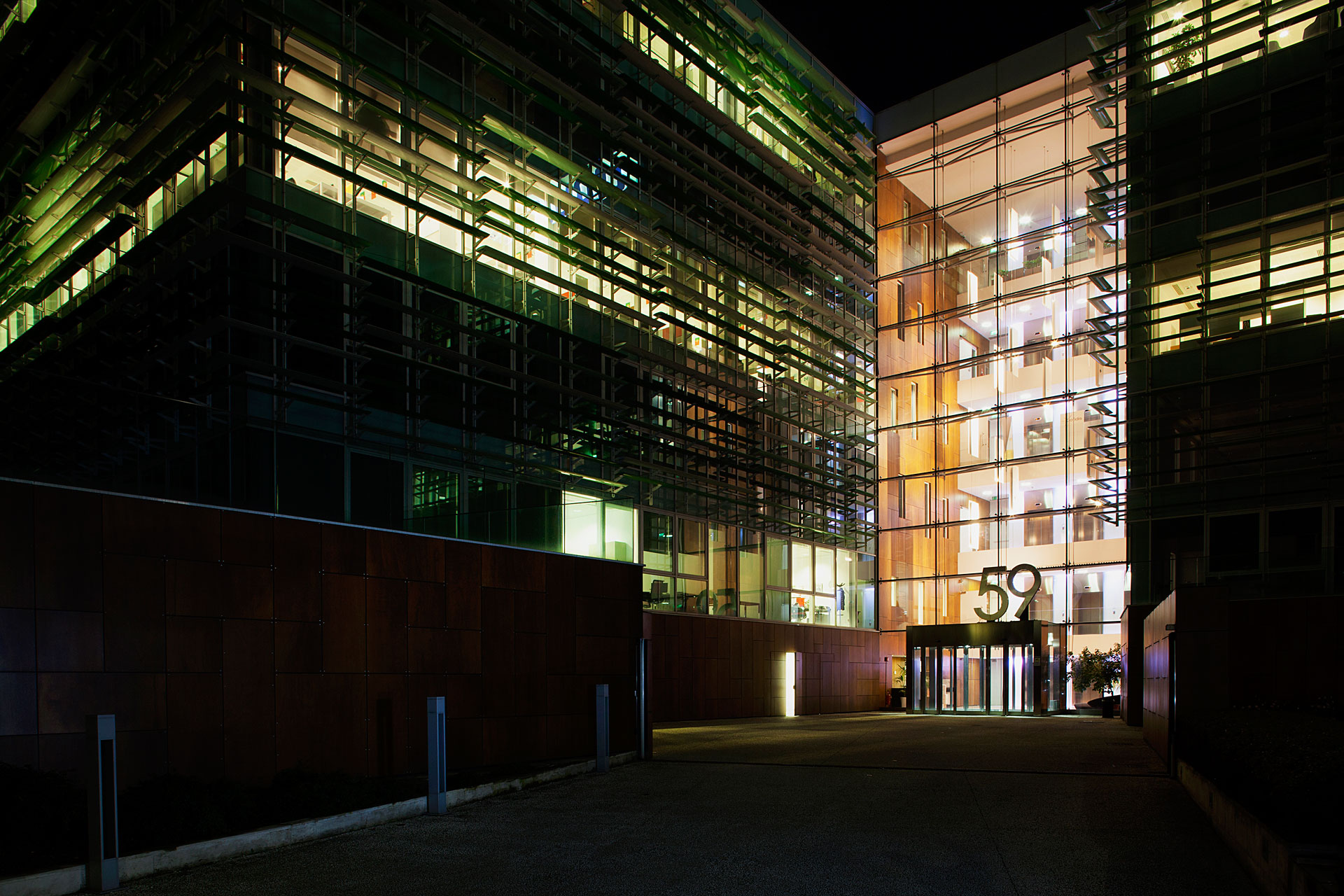 IMG_4605 OFFICE BUILDING VIA AMADEO 8