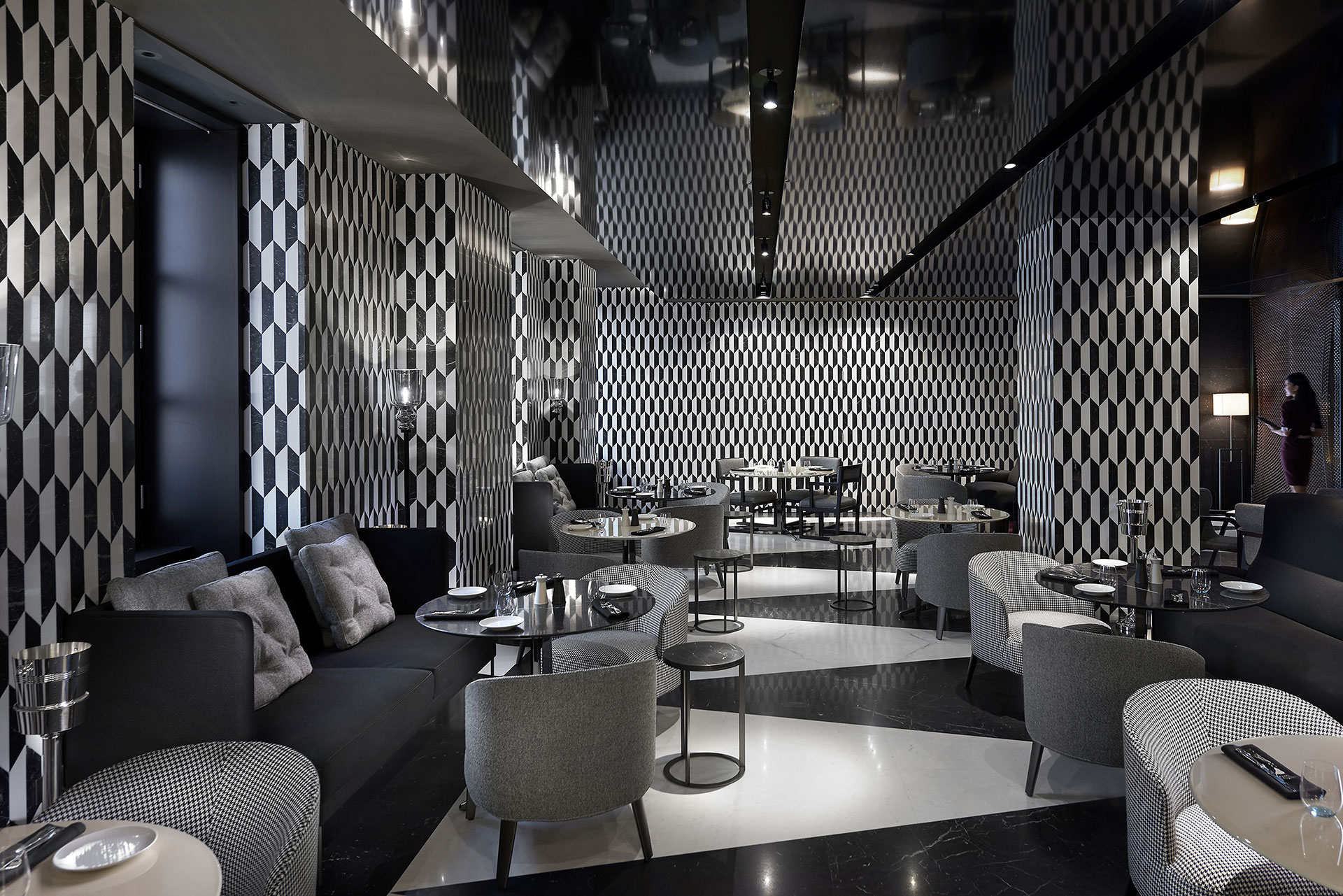 milan-fine-dining-mandarin-bar-bistro-01 MANDARIN ORIENTAL HOTEL 4